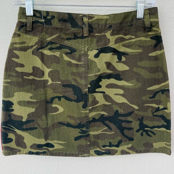 NWT! Forever 21 Camouflage Denim Jean Skirt Red Tuxedo Striping Size Small - Picture 5 of 6